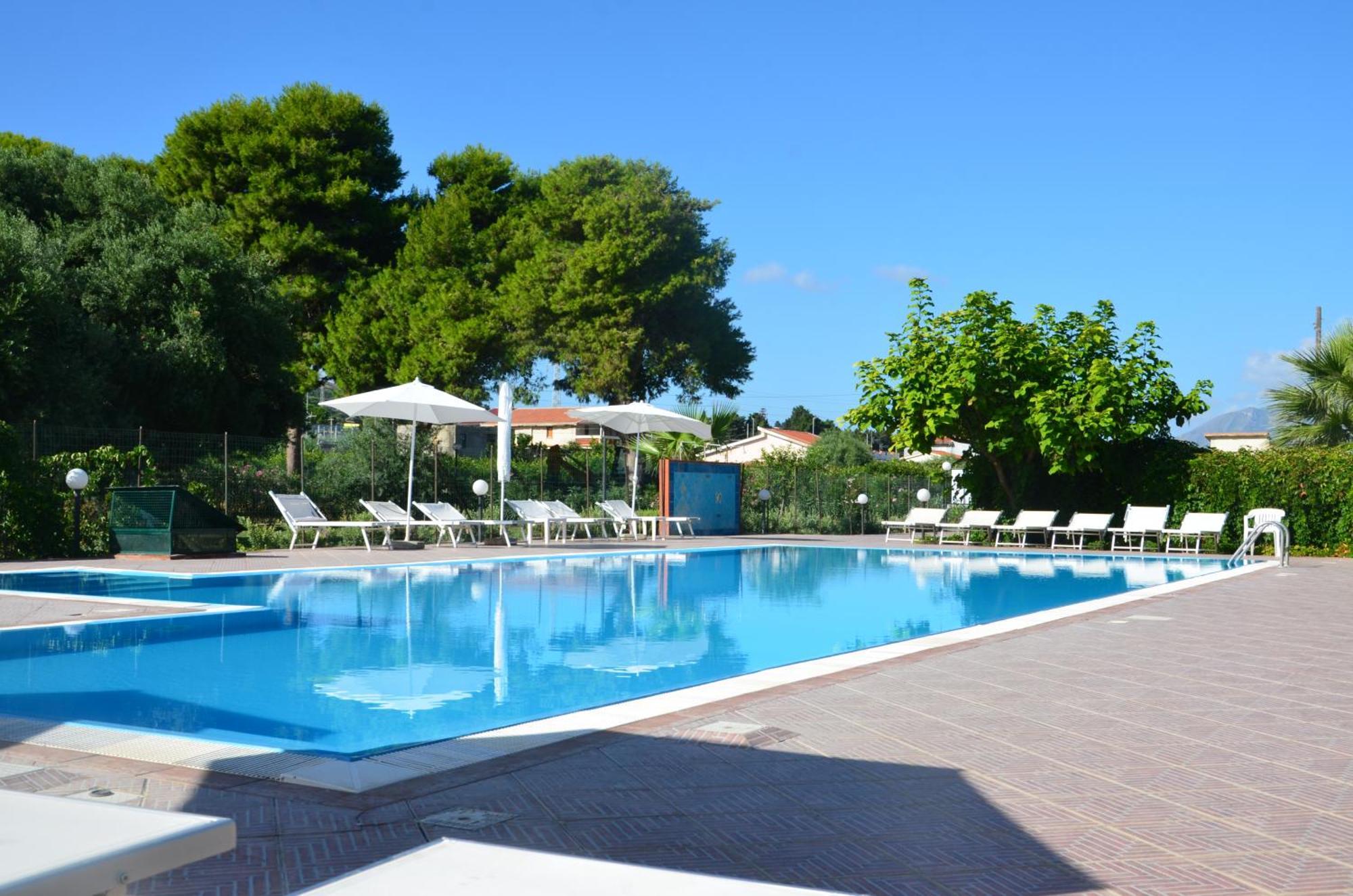 Villa Teti - Sicilia กัมโปเฟลิเช ดิ โรชเชลลา ภายนอก รูปภาพ