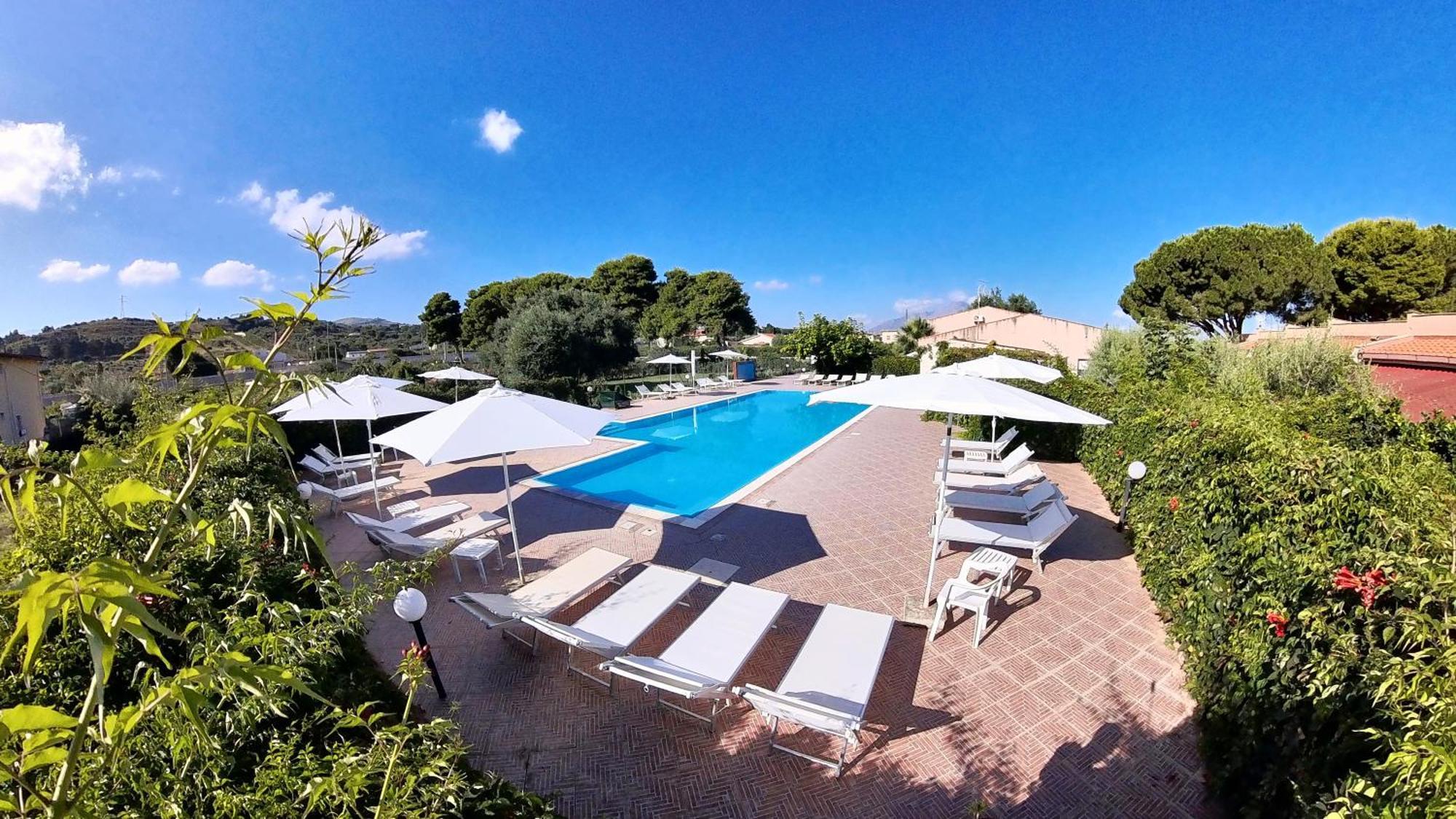 Villa Teti - Sicilia กัมโปเฟลิเช ดิ โรชเชลลา ภายนอก รูปภาพ