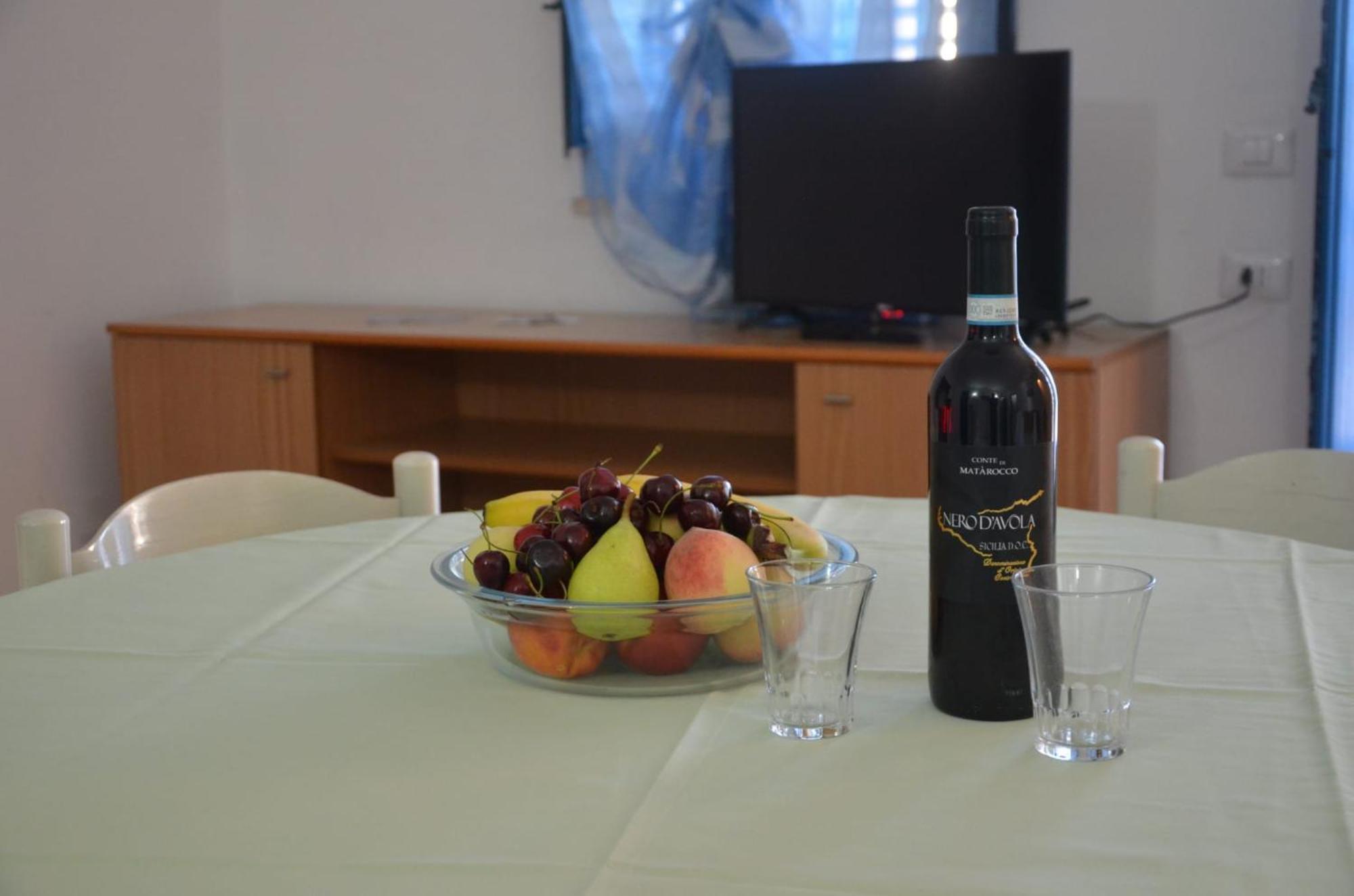 Villa Teti - Sicilia กัมโปเฟลิเช ดิ โรชเชลลา ภายนอก รูปภาพ
