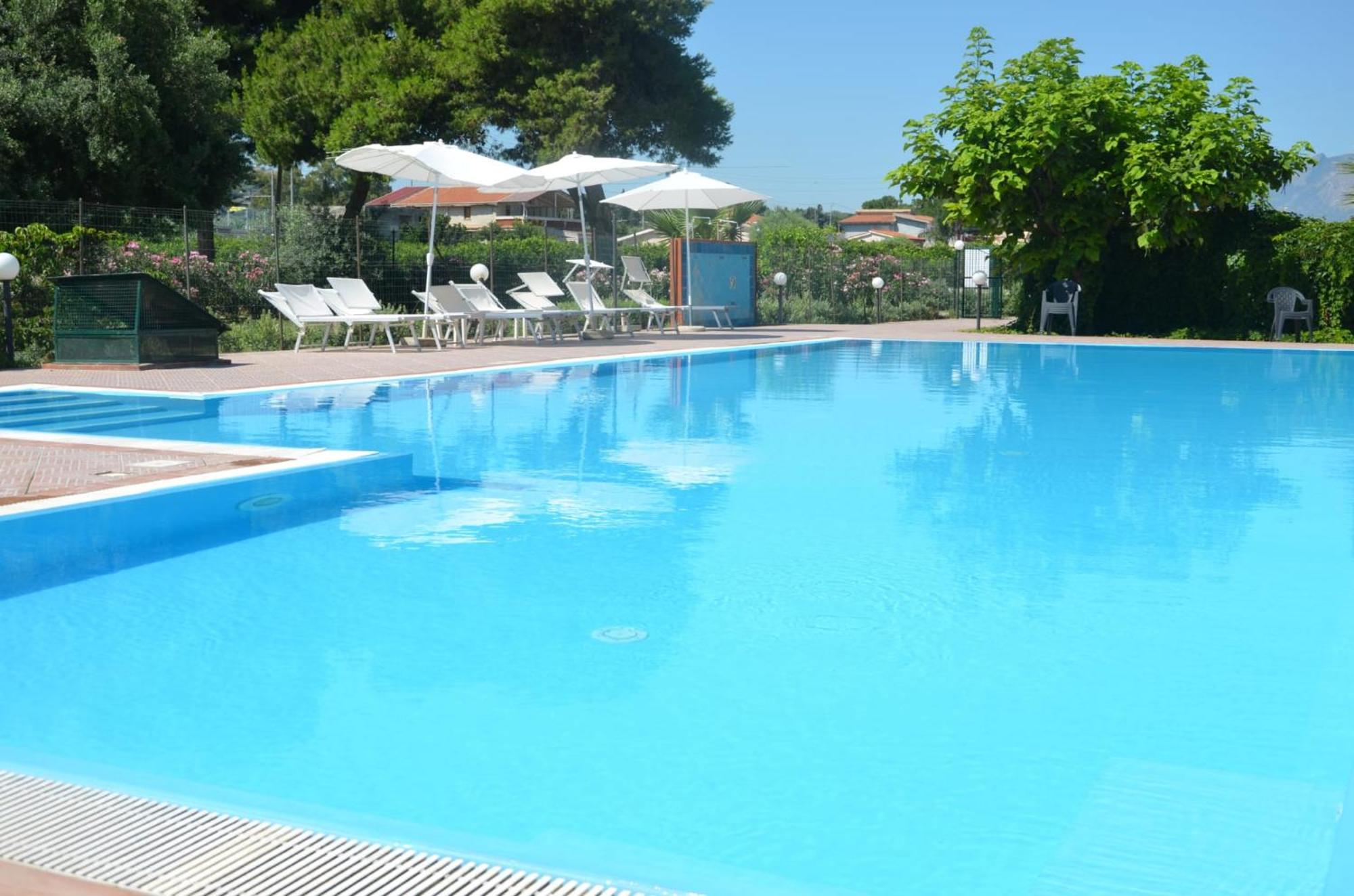 Villa Teti - Sicilia กัมโปเฟลิเช ดิ โรชเชลลา ภายนอก รูปภาพ